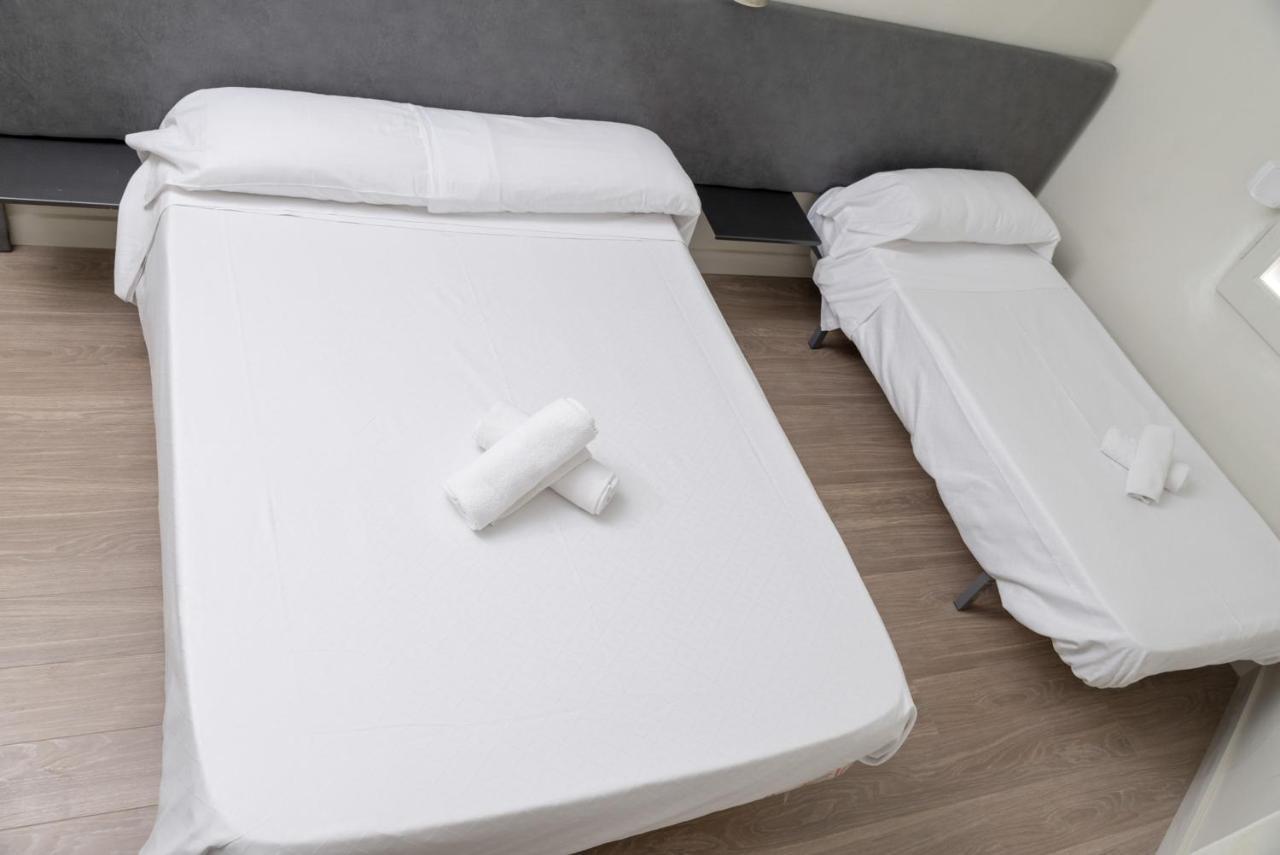 Deluxe Double Room,238845421:JPEG