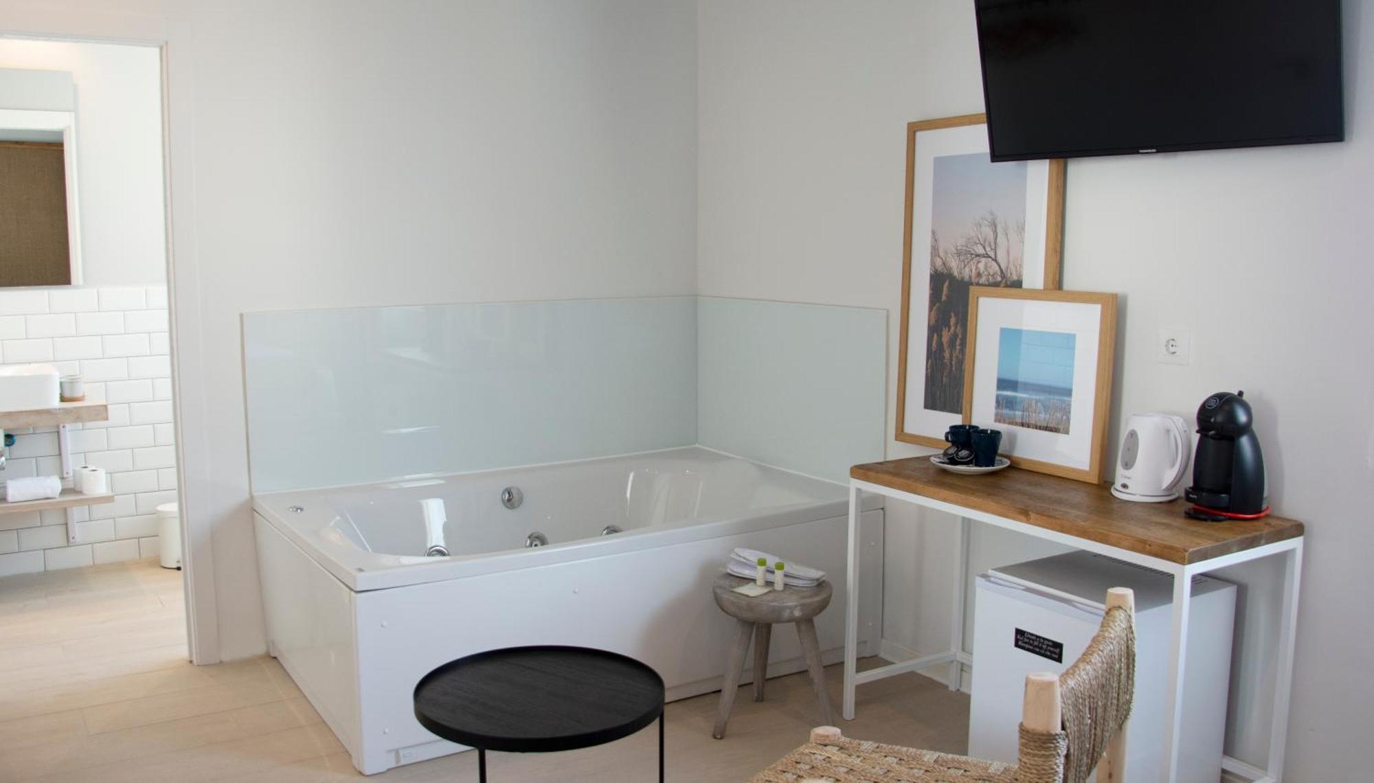 Junior Suite Spa Bath