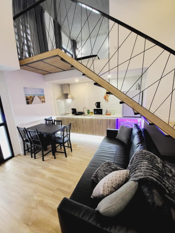 Apartment - Split Level,1487685121:JPEG