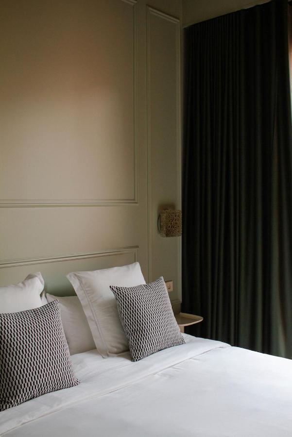 Queen Room Garden View