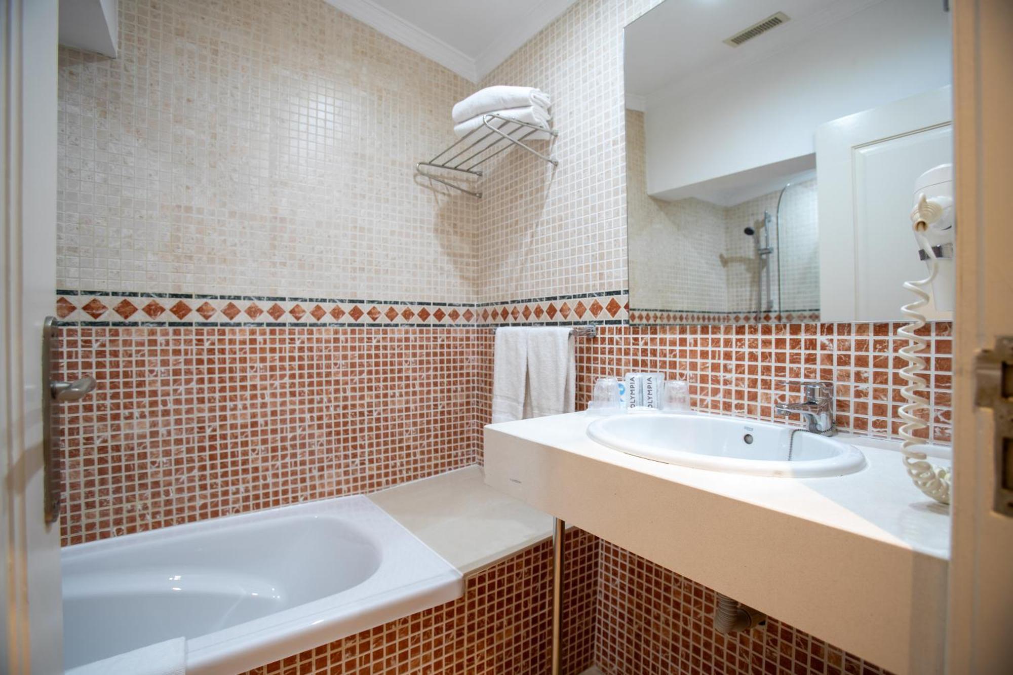 Double Room,1616888059:JPEG