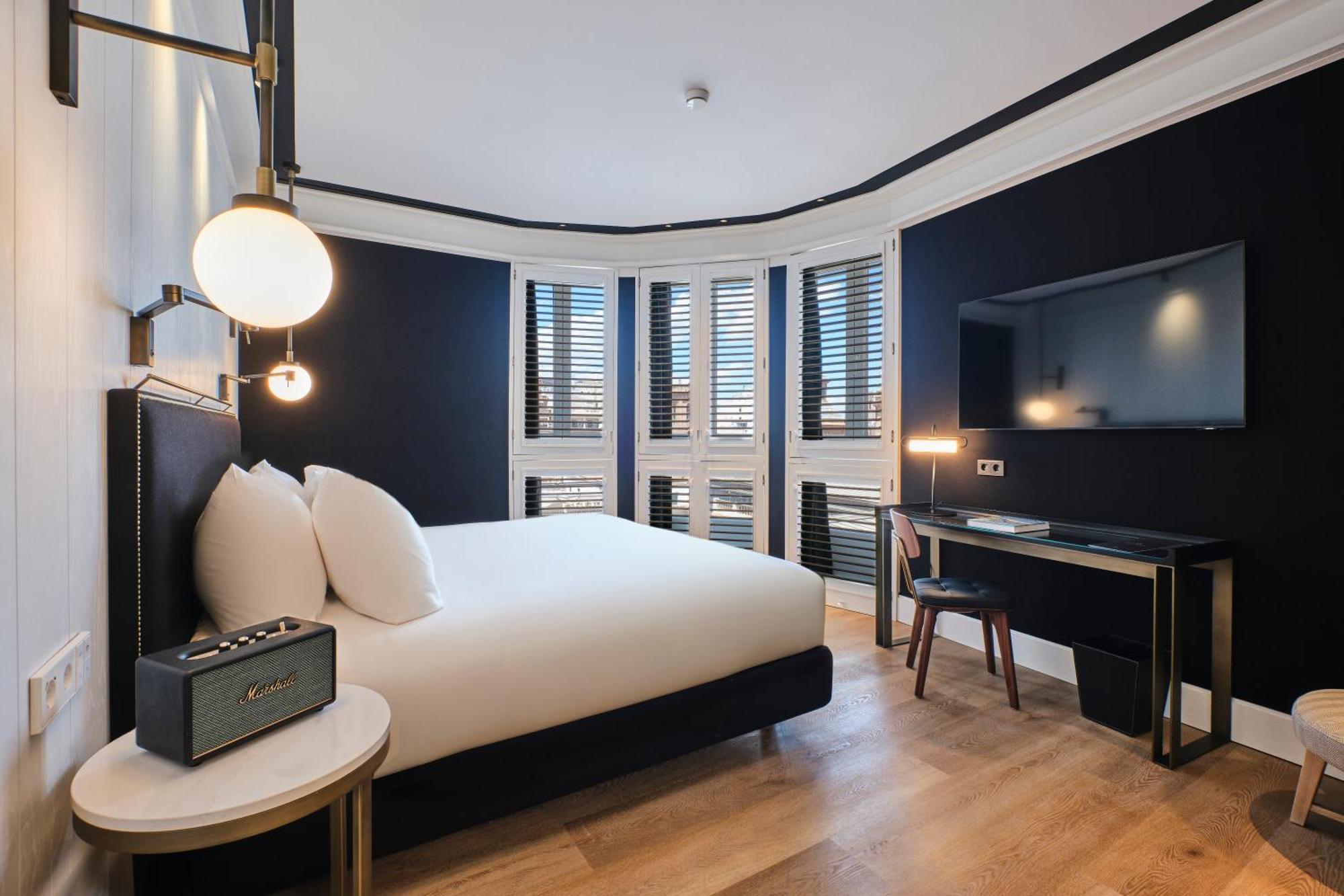 Deluxe Room,1639387238:JPEG