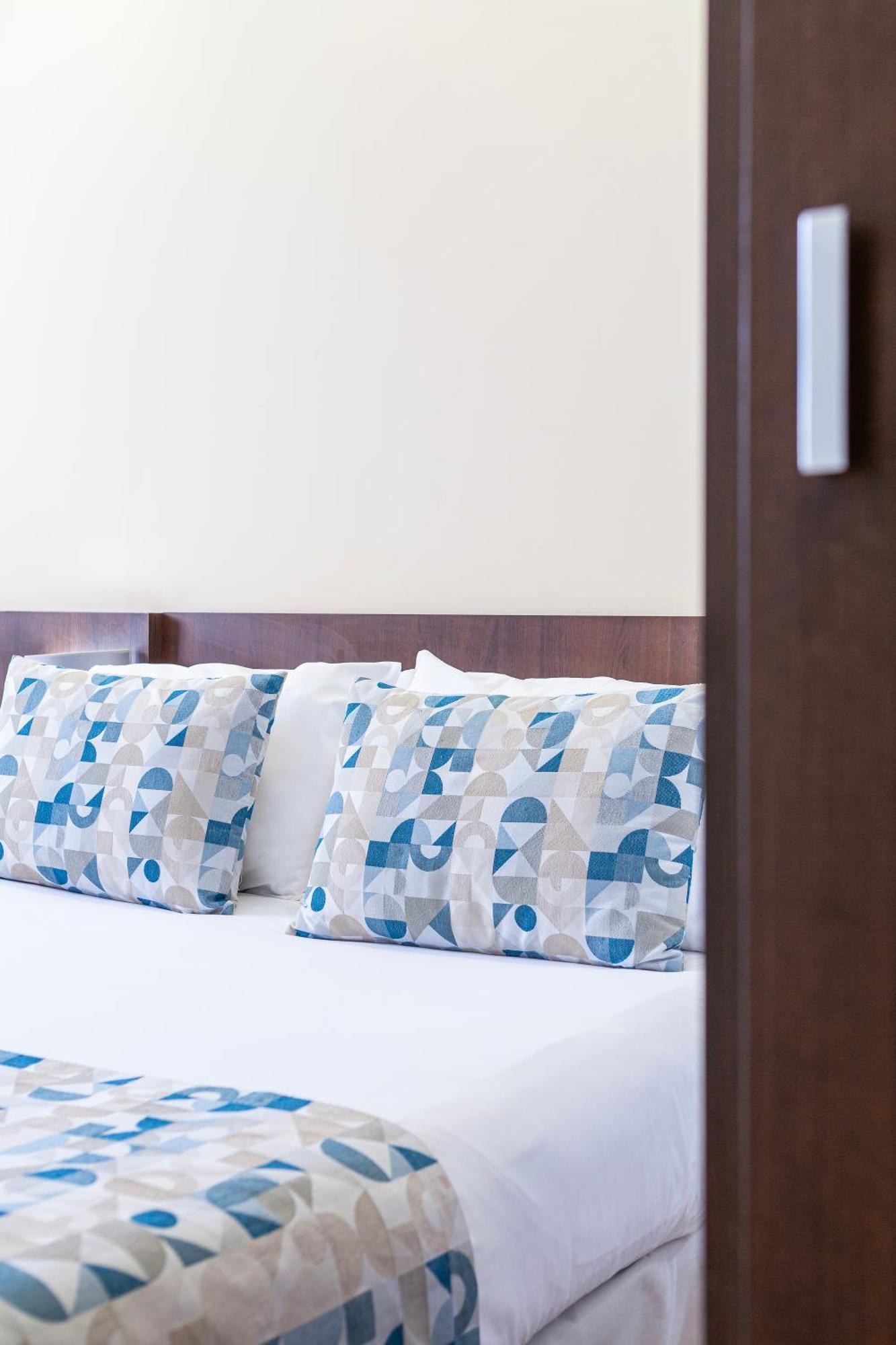 Standard Double or Twin Room (2 Adults),1674735694:JPEG