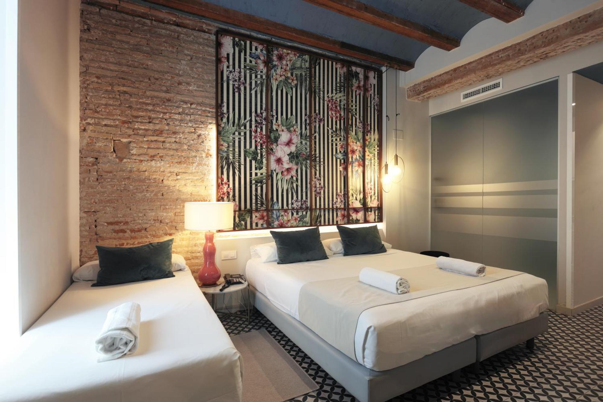 Triple Room,1687540253:JPEG