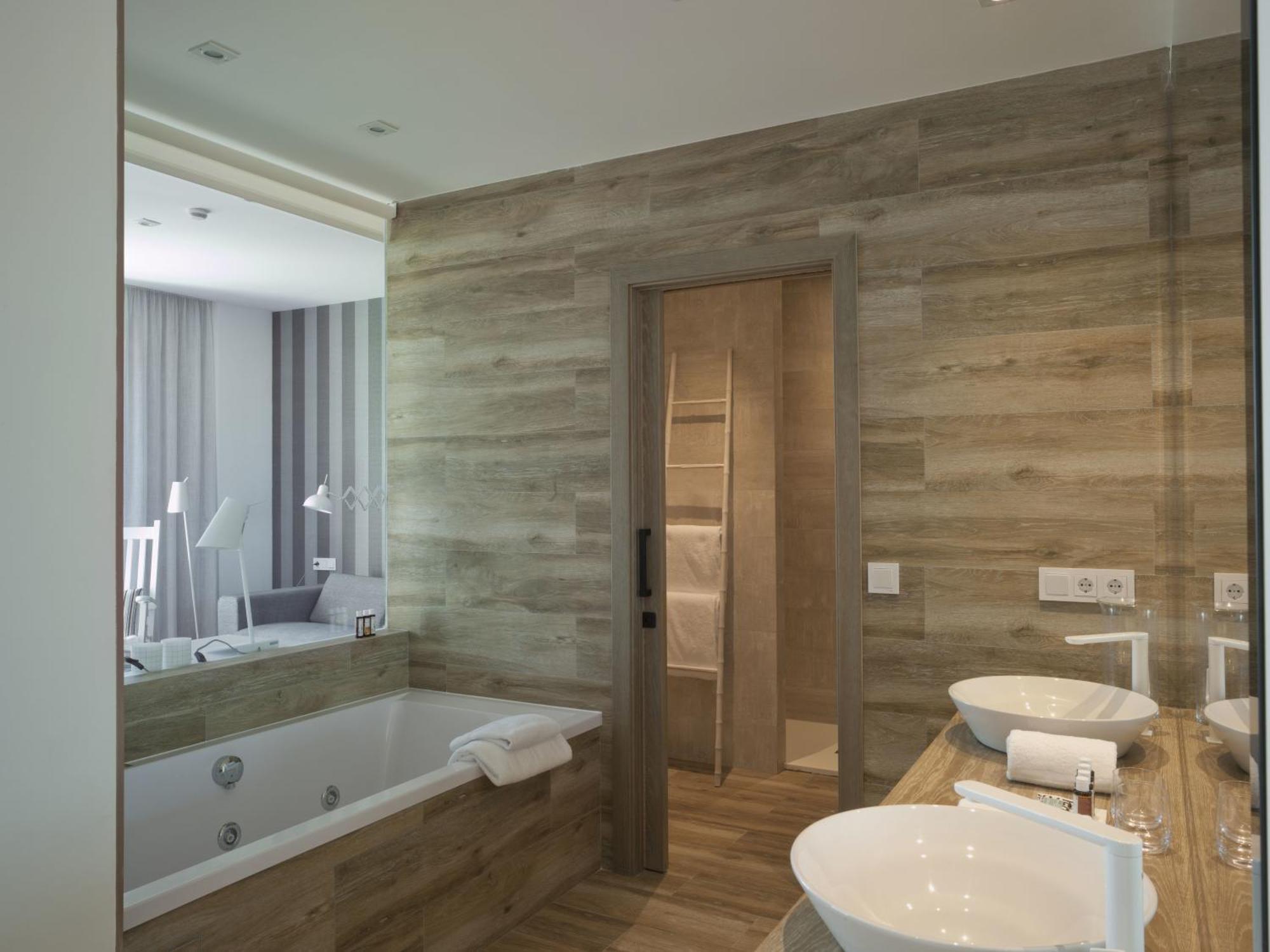 Junior Suite with Sea View,210260387:JPEG