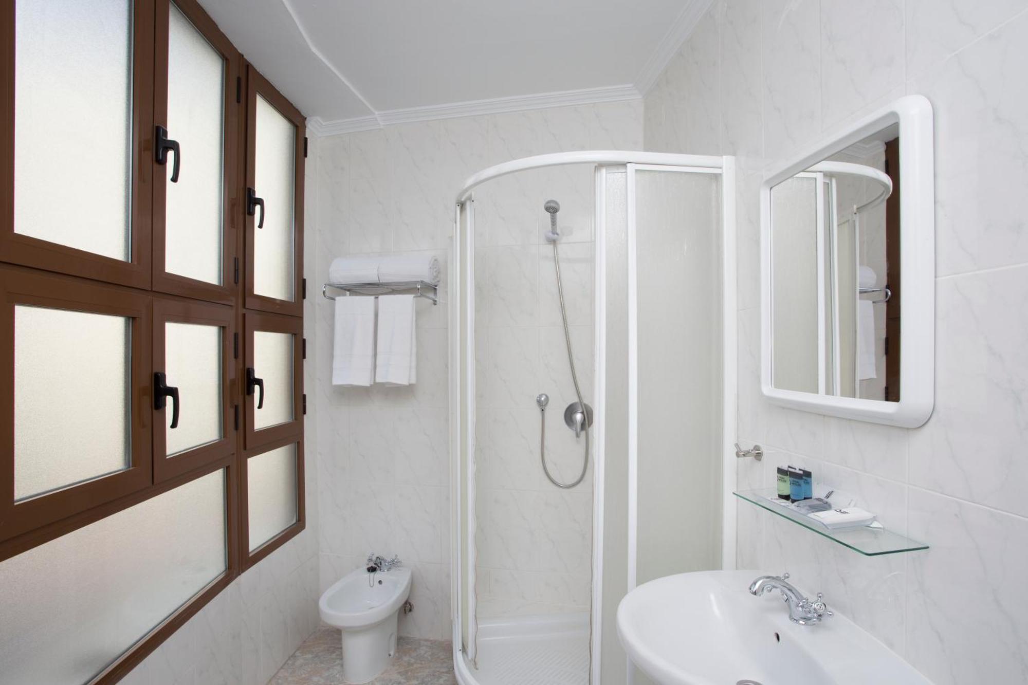 Habitación Doble con balcón - 2 camas