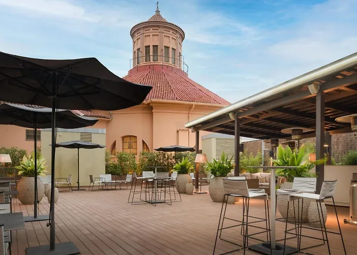 Hoteles en ValenciaAC Colón By Marriott